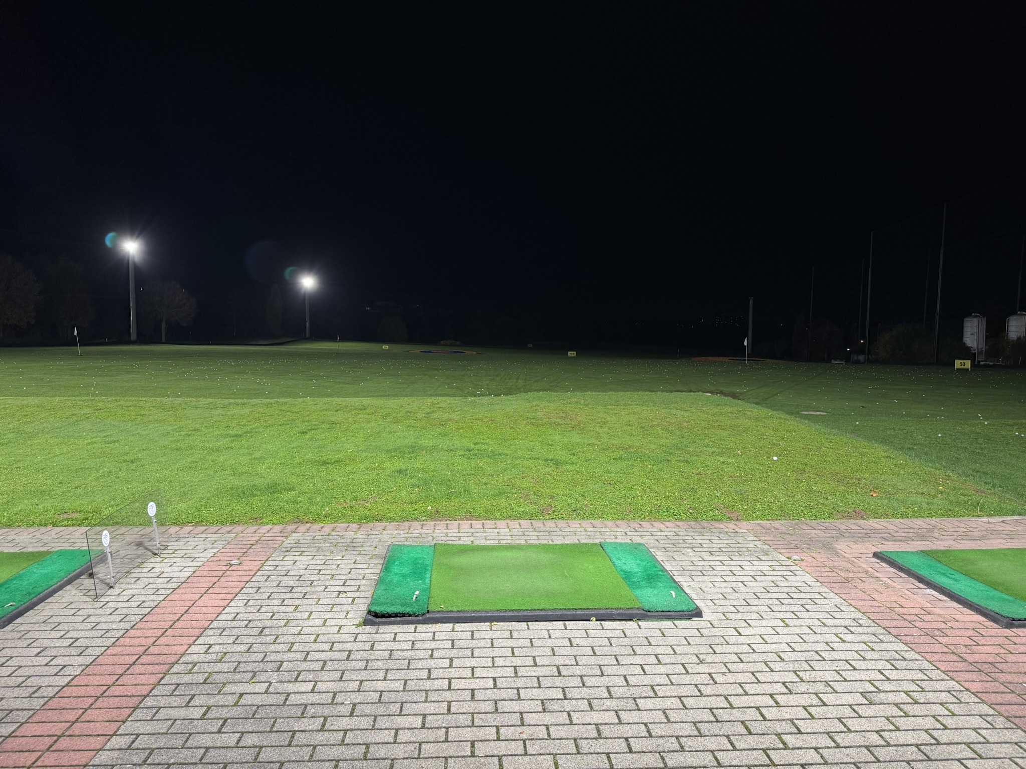 Neue LED-Flutlichtanlage auf der Driving Range – Jetzt auch abends perfekt trainieren!